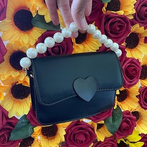 MINI HEART & PEARLY PURSE